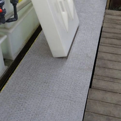 MBT Absorbents MBT 15" X 18" Gray Dimpled Absorbent Pads (200 Pk.) GDM200 4 MBT Absorbents MBT 15" X 18" Gray Dimpled Absorbent Pads (200 Pk.) GDM200 - Image 2